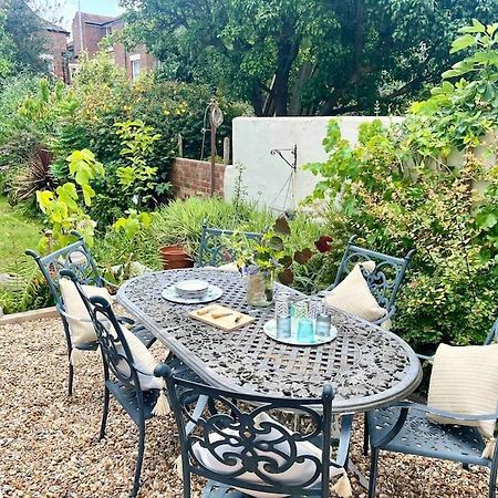Spacious Semi-Detached Southsea House, Free Parking On Drive Portsmouth Luaran gambar