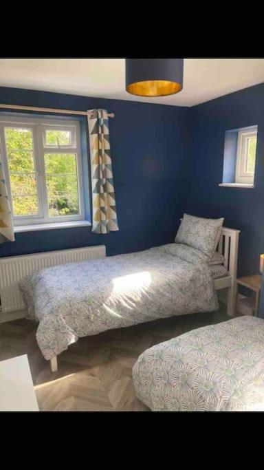 Spacious Semi-Detached Southsea House, Free Parking On Drive Portsmouth Luaran gambar