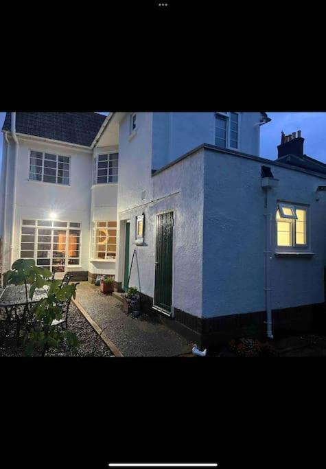 Spacious Semi-Detached Southsea House, Free Parking On Drive Portsmouth Luaran gambar