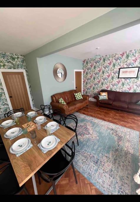 Spacious Semi-Detached Southsea House, Free Parking On Drive Portsmouth Luaran gambar