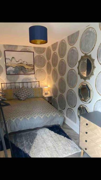 Spacious Semi-Detached Southsea House, Free Parking On Drive Portsmouth Luaran gambar