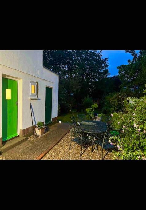 Spacious Semi-Detached Southsea House, Free Parking On Drive Portsmouth Luaran gambar