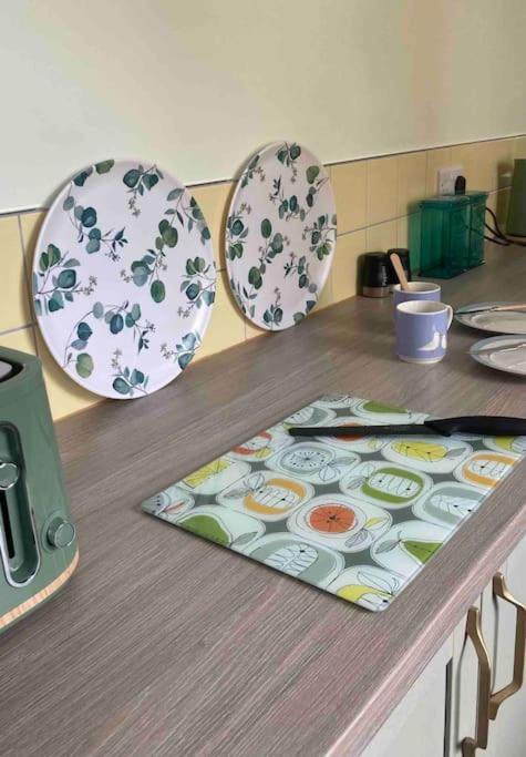 Spacious Semi-Detached Southsea House, Free Parking On Drive Portsmouth Luaran gambar